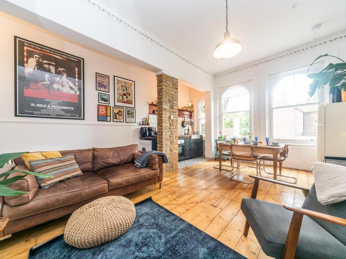 Pass The Keys Rustic And Quirky Flat In Charming Charlton Village Londres Exterior foto
