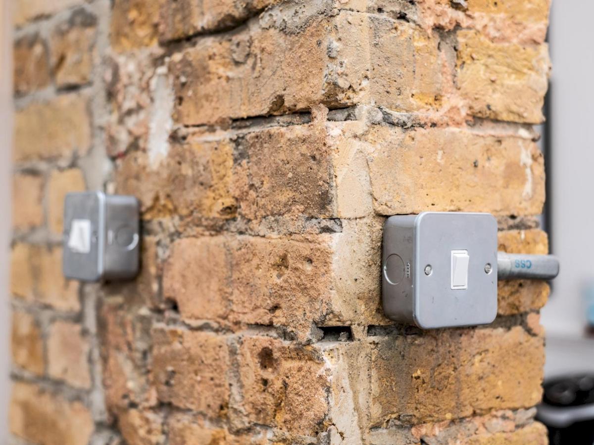 Pass The Keys Rustic And Quirky Flat In Charming Charlton Village Londres Exterior foto